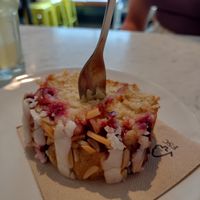 Lemon raspberry loaf (3.50€) at Black Apron - Codos Coffee in Hildesheim