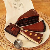 yummieh vegan cake - take away at Black Apron - Codos Coffee in Hildesheim