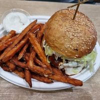 BBQ chick'n burger at Vegan Love in Budapest