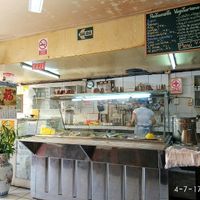 mostrador buffet caliente at Zhu Restaurante Vegetariano in Lima