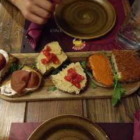 Bruschette miste veg
(Mixed vegan bruschetta) at Rifugio Romano in Rome