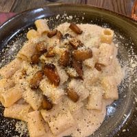 Mezzemaniche alla gricia at Rifugio Romano in Rome