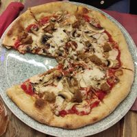 Pizza boscaiola vegan at Rifugio Romano in Rome