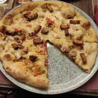 Pizza at Rifugio Romano in Rome