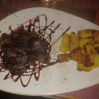 Scacciatora di seitan con riduzione al Montepulciano e patate al forno at Rifugio Romano in Rome