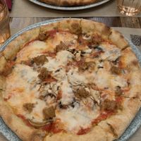 vegan pizza  at Rifugio Romano in Rome