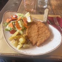 Fettina Panata con Patate e verdure  at Rifugio Romano in Rome