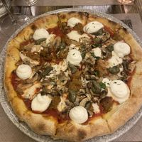 Pizza biscaiola   at Rifugio Romano in Rome
