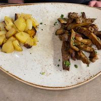 Scacciatora di Seitan al Montepulciano at Rifugio Romano in Rome