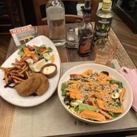 Secondi and salad at Rifugio Romano in Rome