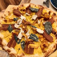 Autunno at Rifugio Romano in Rome