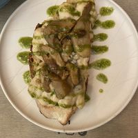 Bruschettone veg gorgo e funghi  at Rifugio Romano in Rome