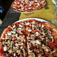 vegan boscaiolla and diavolla pizza at Rifugio Romano in Rome