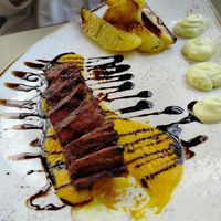 Carne stampata 3D con patate e mayo at Rifugio Romano in Rome