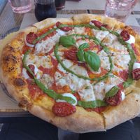 Pizza Margherita at Rifugio Romano in Rome