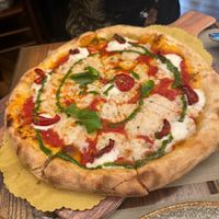 margarita pizza at Rifugio Romano in Rome