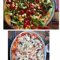 Pizza at Rifugio Romano in Rome