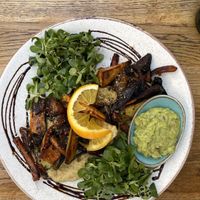 Hummus con vegetales asados, hay que pedirlo sin miel, at Fig in Hvar