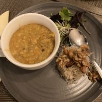 Vegan curry met rijst met noten   at Poort van Assen in Assen