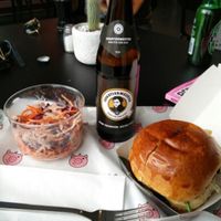 Asian burger with coleslaw at Dandy Diner in Berlin