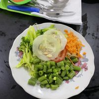 Starter of mixed salad  at E' Polack in Lima