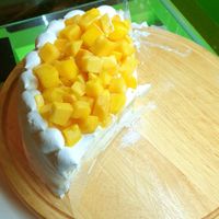mango cake 😋😋 at DalYang - Sweet Kitten 달냥 in Seoul