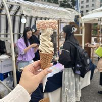 Vegan soft serve with ginger sweet on top (at Vegan festival)  at DalYang - Sweet Kitten 달냥 in Seoul