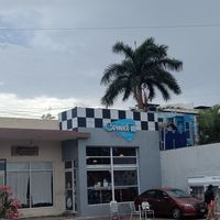 Storefront at Comet 984 in Playa Del Carmen