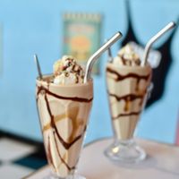 Snickers malteada at Comet 984 in Playa Del Carmen