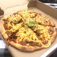 Bin hot pizza at Dirty Pizza in Montreal