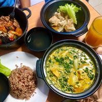 Mani leaf curry, dumplings and eel rice at Vege Pot 素砂煲 in Central Singapore