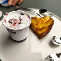 Apple cake and cherry ice cream at Noordoever in Leuven
