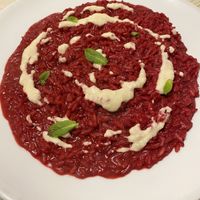 Beetroot risotto  at Vitto Pitagorico in Naples