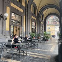 Outside seating and entrance  at Vitto Pitagorico in Naples