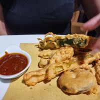 Veg fried in chick peas batter at Vitto Pitagorico in Naples