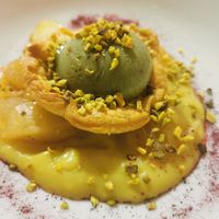 Tarte tatin at Vitto Pitagorico in Naples
