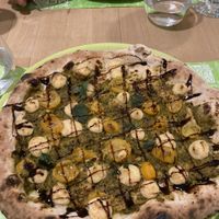 Pizza with zucchini   at Vitto Pitagorico in Naples