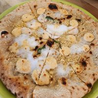 4 cheese pizza at Vitto Pitagorico in Naples