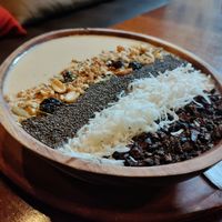 Excellent smoothie bowl at Los Amigos in Flores