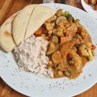 Thai Curry with plantains at Los Amigos in Flores