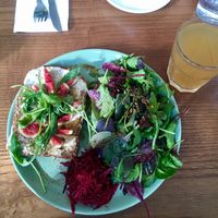 Tartine vegan figue fromage blanc et salade at Ou Bien Encore in Geneva