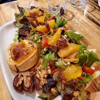 Salad with warm goat cheese at Estudio Vegetariano in Lagos