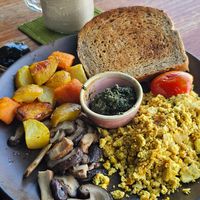 Vegan breakfast and vegan smoothie at Coconut Monkey in Koh Tao