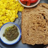 Tofu scramble with homemade pesto and toaat at Coconut Monkey in Koh Tao