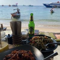 Chilli con V. and Burmese Tea Leaf salad at Coconut Monkey in Koh Tao