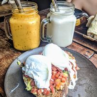 Avocado and poached eggs and smoothies at Coconut Monkey in Koh Tao