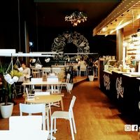 sitting area at SAP Bagel & Juice Bar - Stationsstraat in Maastricht