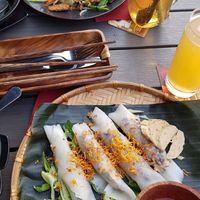 Gedämpfte Reisteigrollen im Hintergeund gebratene Glasnudeln at Anh Dao in Berlin