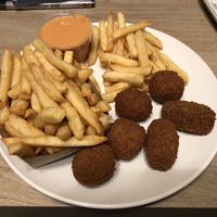Vegan bitterballen and croquettes at Frituur Ellen in Antwerpen