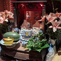 Altar at Uu Dam Chay in Hanoi